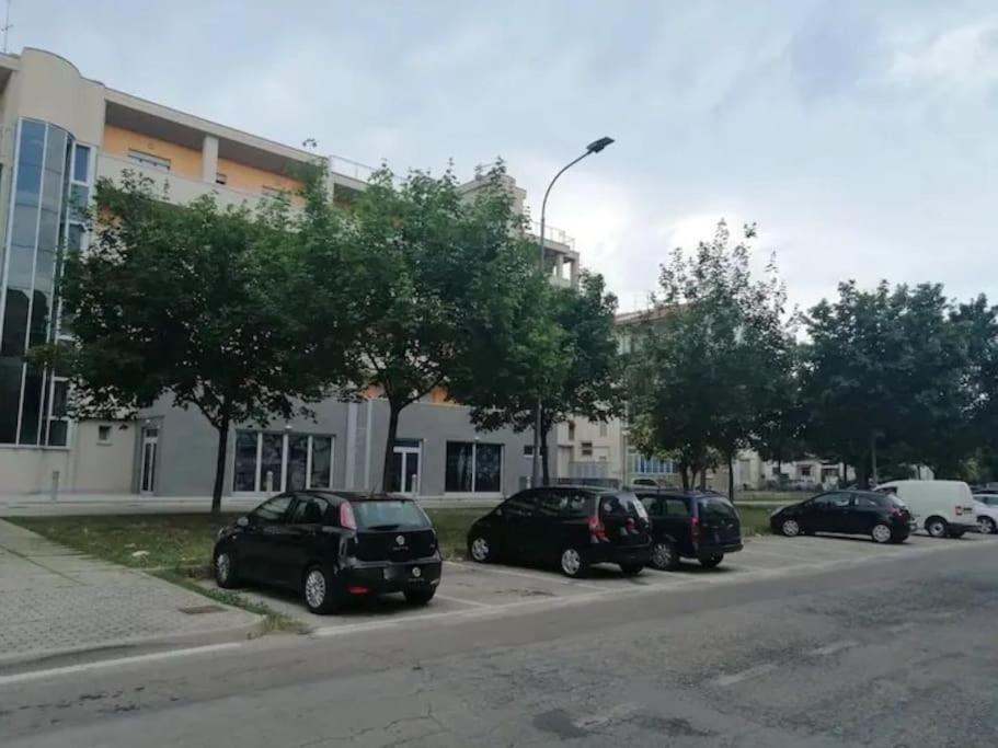 Casa Alpi 44 - Two Bedroom Flat With Huge Balcony Pescara Exteriör bild