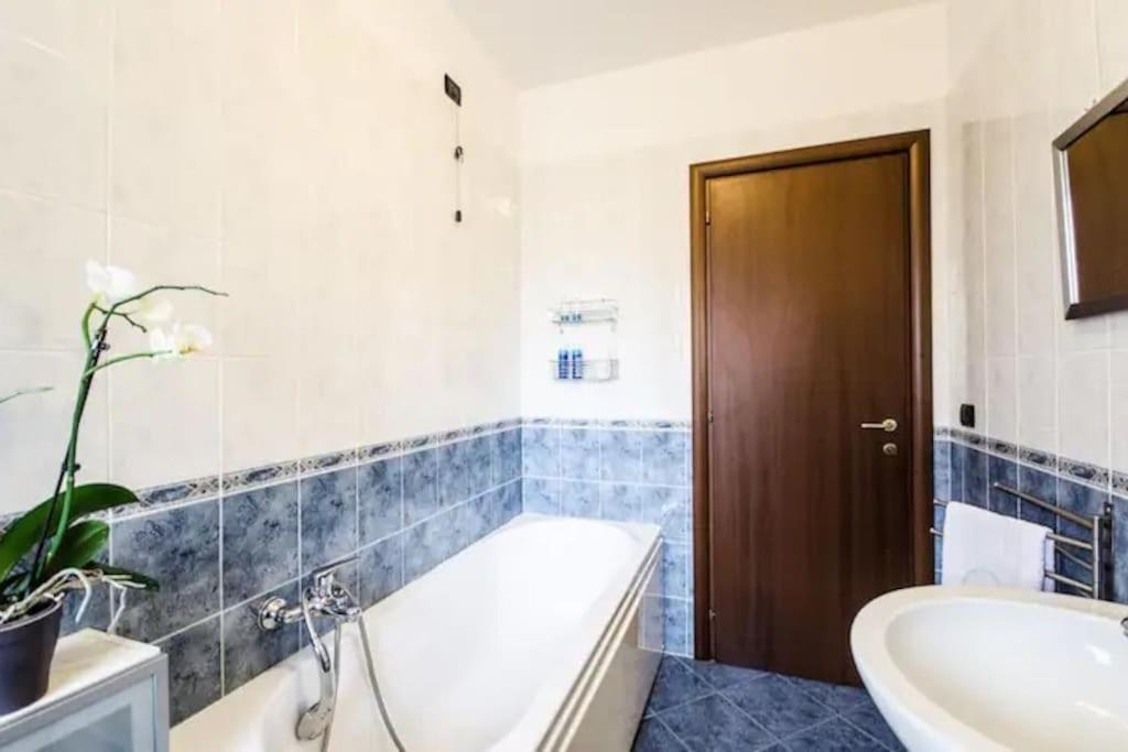 Casa Alpi 44 - Two Bedroom Flat With Huge Balcony Pescara Exteriör bild