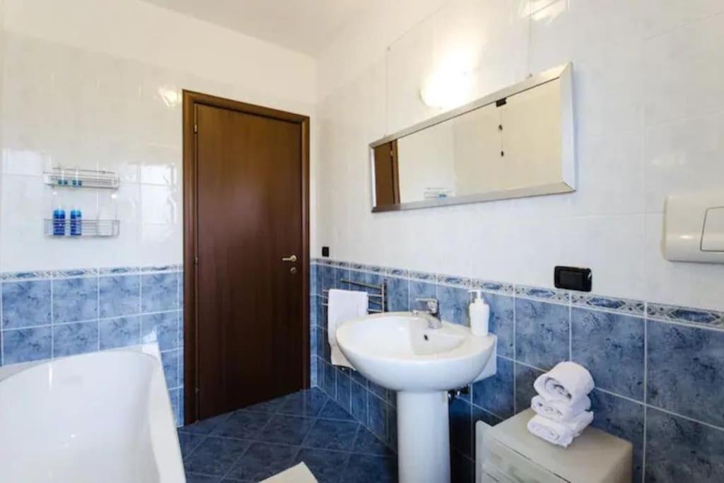 Casa Alpi 44 - Two Bedroom Flat With Huge Balcony Pescara Exteriör bild